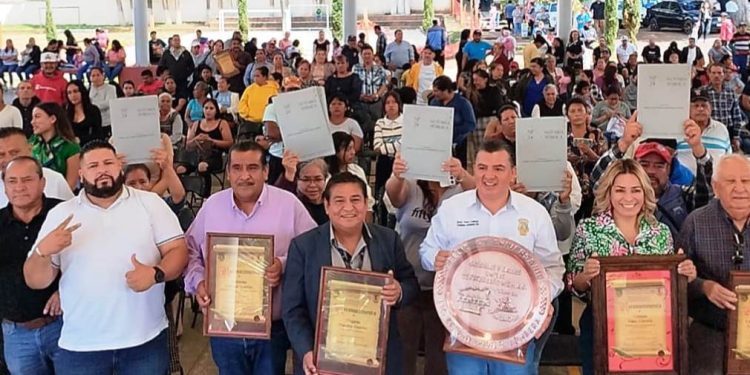 En un acto multitudinario celebran el 47 aniversario de la fundación de Colonias y Calles Unidas de Pátzcuaro, A. C.