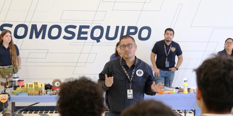Estudiantes de la UMSNH realizan visita a la Fiscalía General