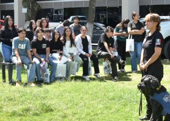 En visita guiada, Fiscalía General recibe a estudiantes de la Preparatoria Taximaroa, sede Ciudad Hidalgo