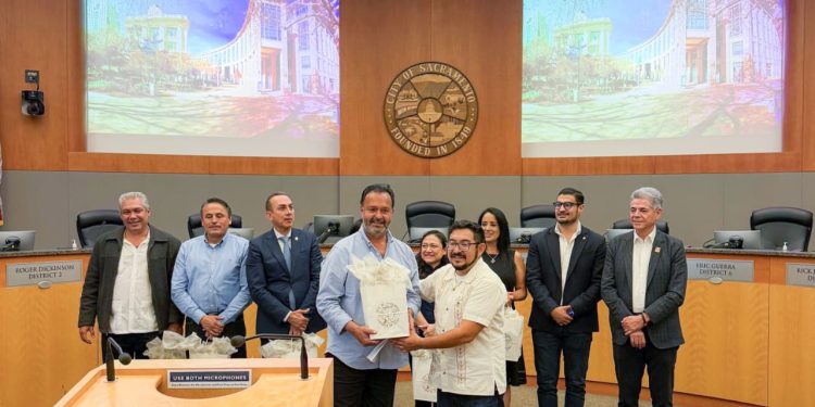 Julio Arreola fortalece lazos con ciudades hermanas en Estados Unidos