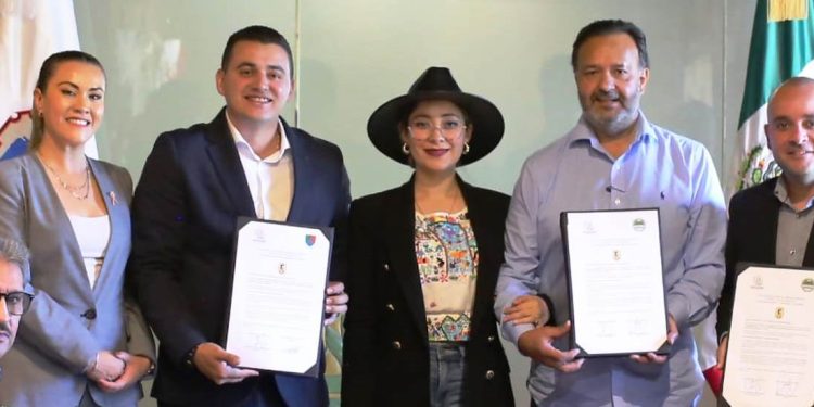 Julio Arreola encabeza el Hermanamiento entre Pátzcuaro con San Roque y Pueblorrico, Colombia