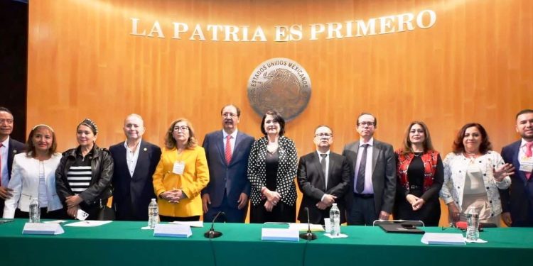 Urgente redignificar salarios de médicas y médicos residentes: Reyes Galindo