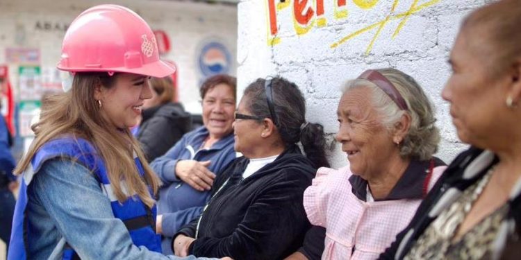 Inicia Dayana Pérez trabajos de mejoramiento vial en Santa Clara del Cobre