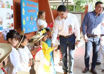 En Huetamo con Pablo Varona Estrada se avanza en obras para el sector educativo