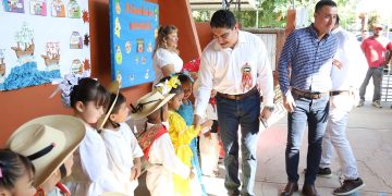 En Huetamo con Pablo Varona Estrada se avanza en obras para el sector educativo