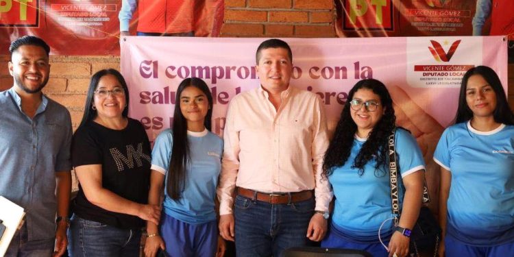 Atiende Vicente Gómez al sector educativo del Distrito XIX