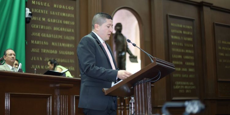 Presenta Vicente Gómez iniciativa de ley para brindar servicios de salud prioritaria a grupos vulnerables