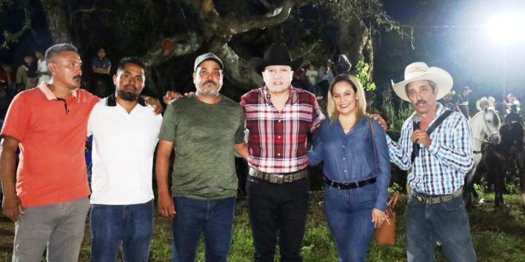 Apoya Vicente Gómez obras eléctricas en el Distrito XIX