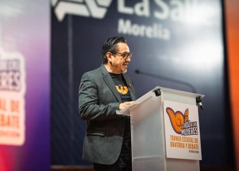 Celebra Víctor Manríquez gran participación en Torneo Estatal de Oratoria y Debate “La Voz de las Mujeres” en La Salle Morelia