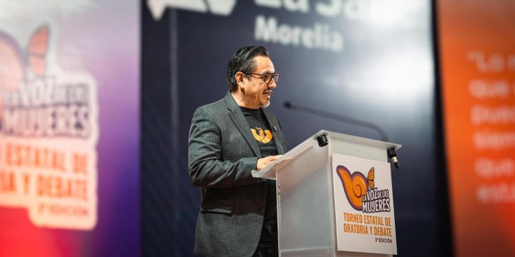 Celebra Víctor Manríquez gran participación en Torneo Estatal de Oratoria y Debate “La Voz de las Mujeres” en La Salle Morelia