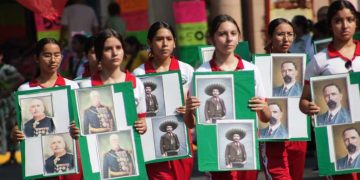 Celebra Apatzingán el CXV aniversario de la Revolución Mexicana