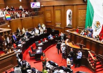 Prohíbe 76 Legislatura que prestadores de servicios públicos de transporte, trasladen a menores que viajen solos