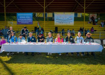 Dayana Pérez Mendoza inaugura los Juegos Deportivos Escolares en Salvador Escalante