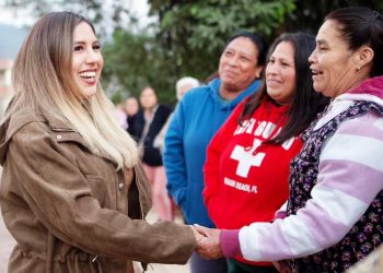 Entregan la calle Eréndira en Zirahuén: un compromiso cumplido por la presidenta Dayana Pérez Mendoza