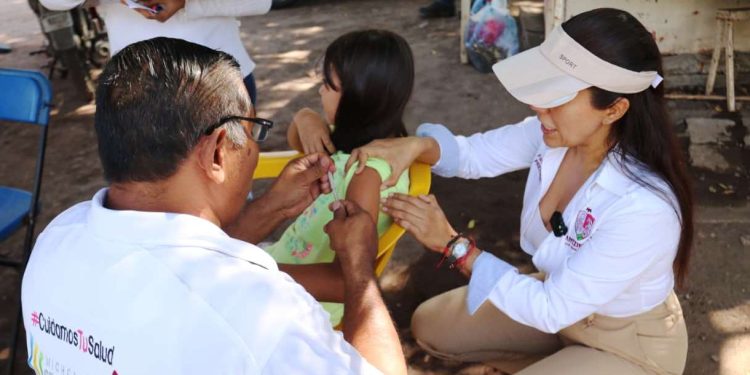 Continúa la jornada preventiva contra el sarampión en Apatzingán