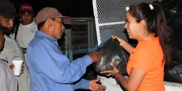 Gobierno Municipal entrega 350 despensas en apoyo a cortadores de limón
