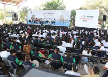 Impulsa FGE foro “DESKONEC-TATE y REKONEC-TATE” en Lázaro Cárdenas, dirigido a estudiantes del CECYTEM