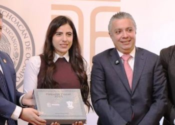 ”Cuidaremos que presupuesto se ejerza con responsabilidad”, resalta Presidenta del Congreso al recibir Paquete Fiscal 2026