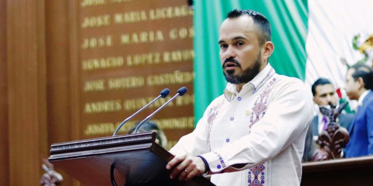 Hugo Rangel propone formalizar la suscripción de iniciativas para fortalecer la responsabilidad política y agilizar el trabajo legislativo