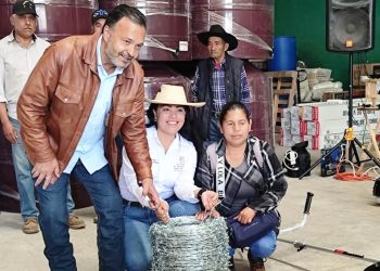 Julio Arreola apoya a productores del campo en comunidades de Pátzcuaro