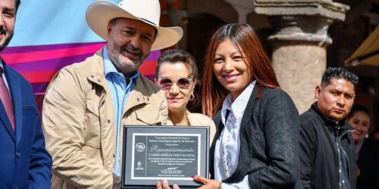 Con Educación y Valores, Construimos Futuro: Julio Arreola