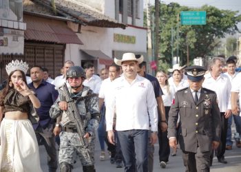 Con saldo blanco y en un marco de armonía el desfile cívico deportivo de Huetamo