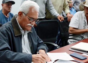 Sader y asociaciones ganaderas firman acuerdo por la movilización de animales