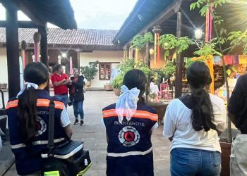 Entre luces, copal y tradición… Santa Clara del Cobre volvió a enamorar en el Festival de las Ánimas: Dayana Pérez