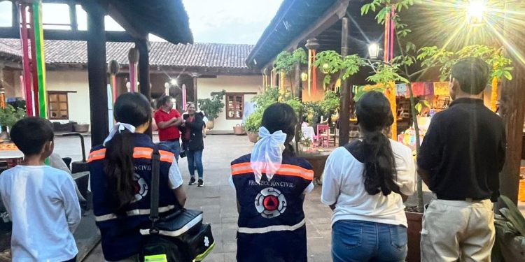 Entre luces, copal y tradición… Santa Clara del Cobre volvió a enamorar en el Festival de las Ánimas: Dayana Pérez