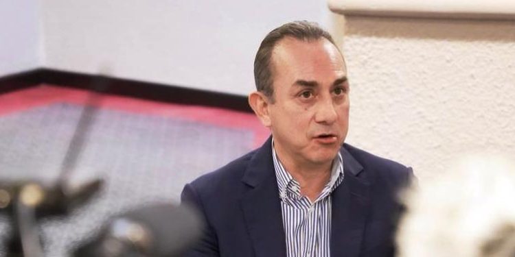 Semigrante busca honrar a connacionales que fortalecen sus comunidades de origen