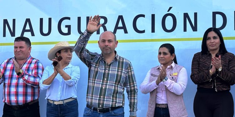 Encabeza Eric Gaona inauguración del pozo de agua en La Palma
