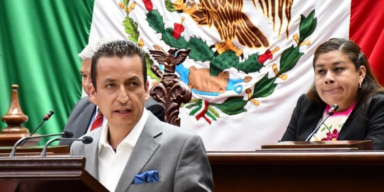 Propone diputado Toño Salas garantizar derechos a madres trabajadoras y sus hijos