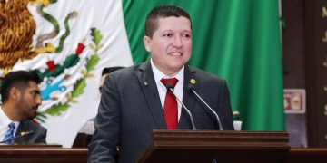 Vicente Gómez presenta iniciativa para regular, reciclar y reutilizar la basura electrónica