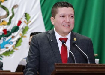 Vicente Gómez presenta iniciativa para regular, reciclar y reutilizar la basura electrónica