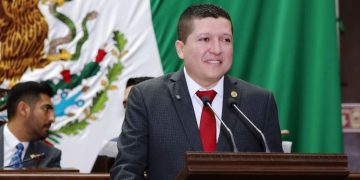 Vicente Gómez presenta iniciativa para regular, reciclar y reutilizar la basura electrónica