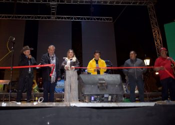 Dayana Pérez Mendoza acompaña y brinda apoyo económico en la celebración de Santa Cecilia en Zirahuén