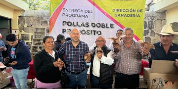 CONTINÚAN LOS PROGRAMAS SOCIALES EN TARÍMBARO: ENTREGAN POLLITAS DOBLE PROPÓSITO A FAMILIAS DEL MUNICIPIO