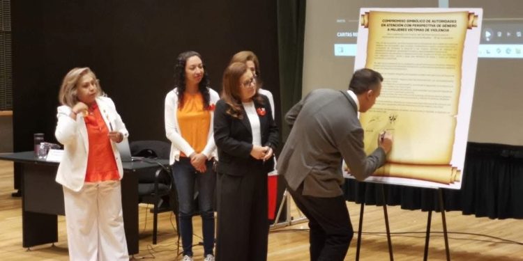 FGE, SEIMUJER e INMUJER firman acuerdo simbólico para fortalecer la atención digna y libre de violencia a mujeres de la región