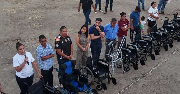 Pablo  Varona reitera compromiso Social con Huetamo y entrega mil canastas alimenticias y aparatos funcionales a jefas de familia