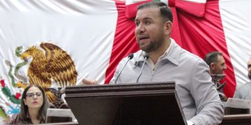 Plantea Reyes Galindo reforma para restringir circulación de camiones que transportan material peligroso