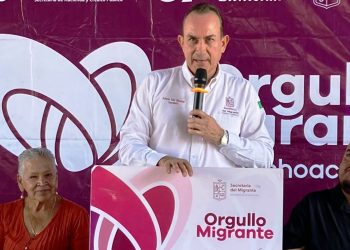 Semigrante entrega 100 tarjetas Orgullo Migrante en Lagunillas