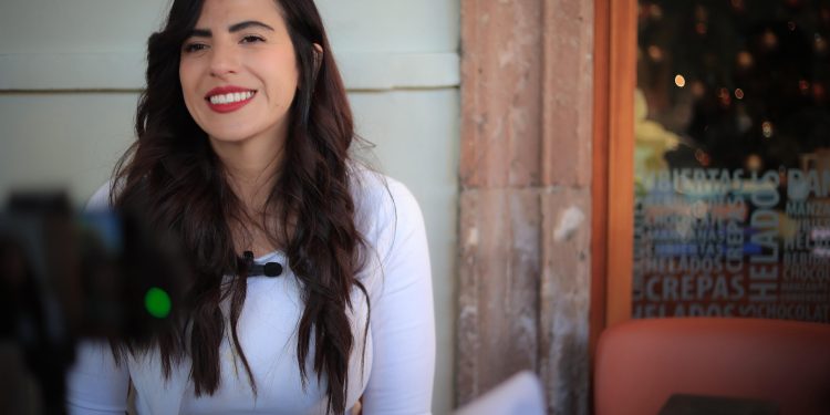 Beca Gertrudis Bocanegra garantiza el derecho a la educación: Giulianna Bugarini