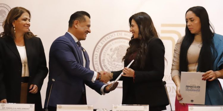 Recibe Congreso del Estado de la FGE el Plan de Persecución del Delito 2025-2034