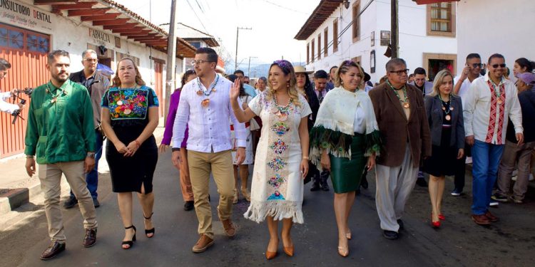 Dayana Pérez fortalece identidad y gobernabilidad en masiva conmemoración del 194 aniversario