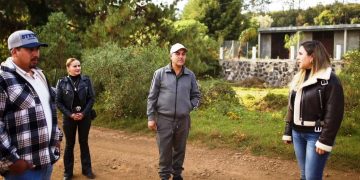 Dayana Pérez Mendoza entrega balastre en Paramuen para fortalecer la movilidad de productores del campo