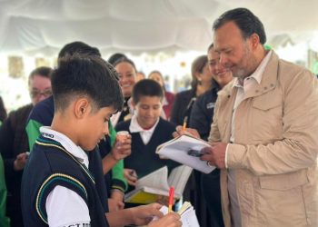 Julio Arreola impulsa el talento juvenil en Pátzcuaro