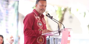 Julio Arreola inaugura la restauración de la Plaza Gertrudis Bocanegra en Pátzcuaro