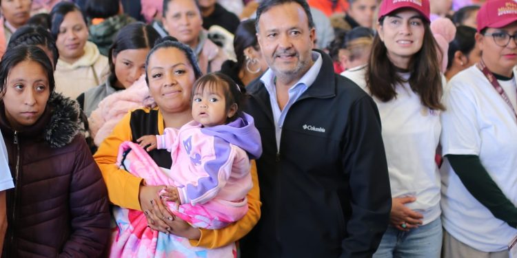 Julio Arreola respalda programa de Bienestar que beneficia a madres trabajadoras de Pátzcuaro