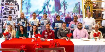 Julio Arreola impulsa y reconoce la laca perfilada en oro, orgullo único de Pátzcuaro