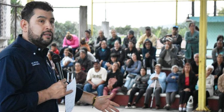 Octavio Ocampo toma protesta al nuevo Comité Ejecutivo Municipal del PRD en Villa Jiménez